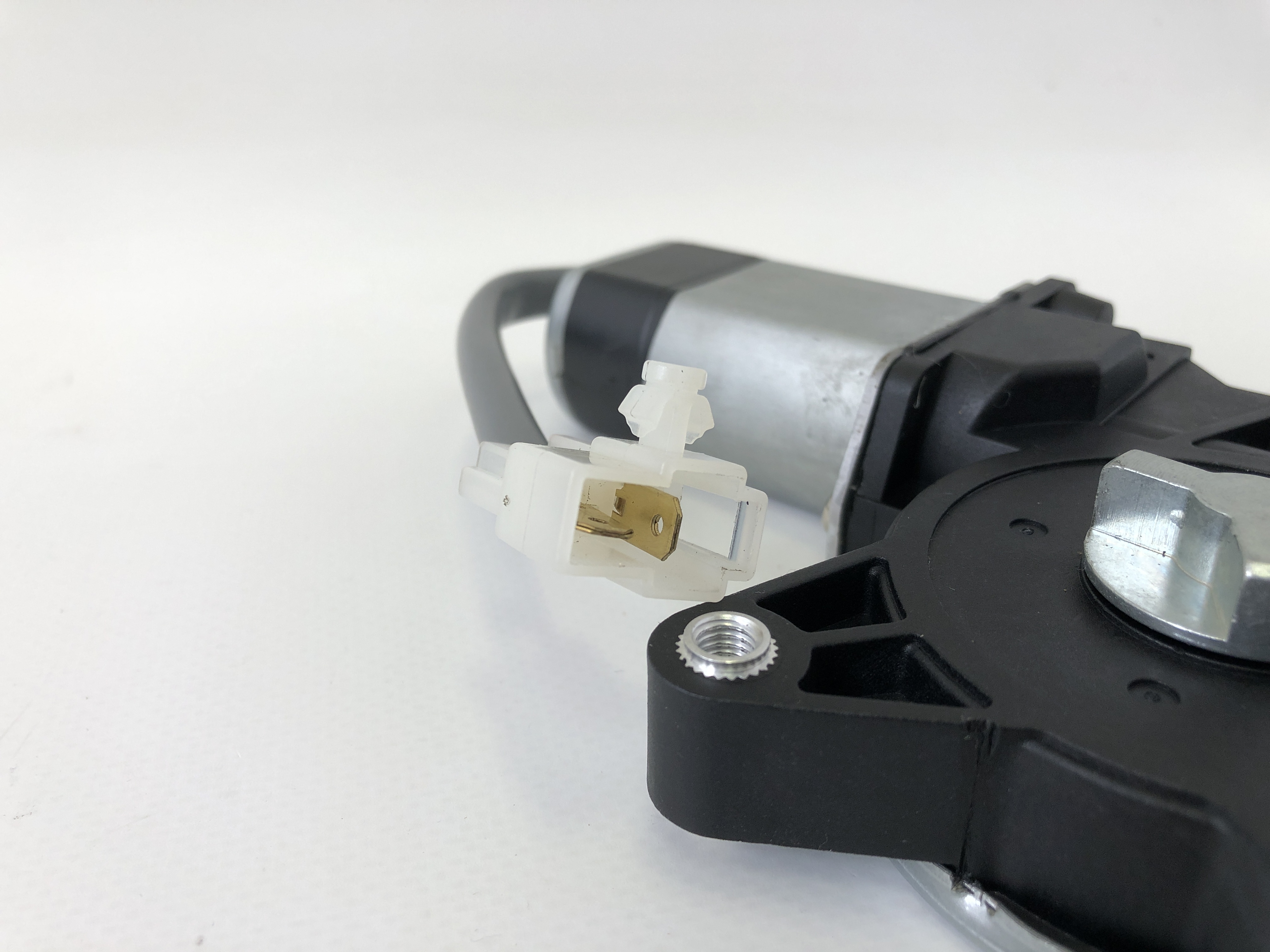 Моторедуктор стеклоподъемника левый Cartronic CRTR0133524 Ref.96190207 альтернативное исполнение